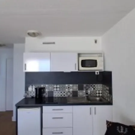 Moderne Avec Piscine, Vue Panoramique - Fr-1-239-1143