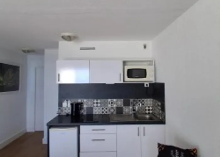 Moderne Avec Piscine, Vue Panoramique - Fr-1-239-1143