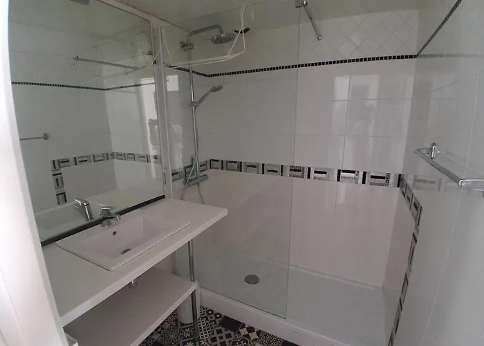 Moderne Avec Piscine, Vue Panoramique - Fr-1-239-1143